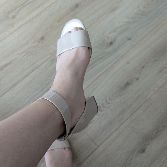 Gorgeous Nude Sandals 6 - Picture 6 of 6